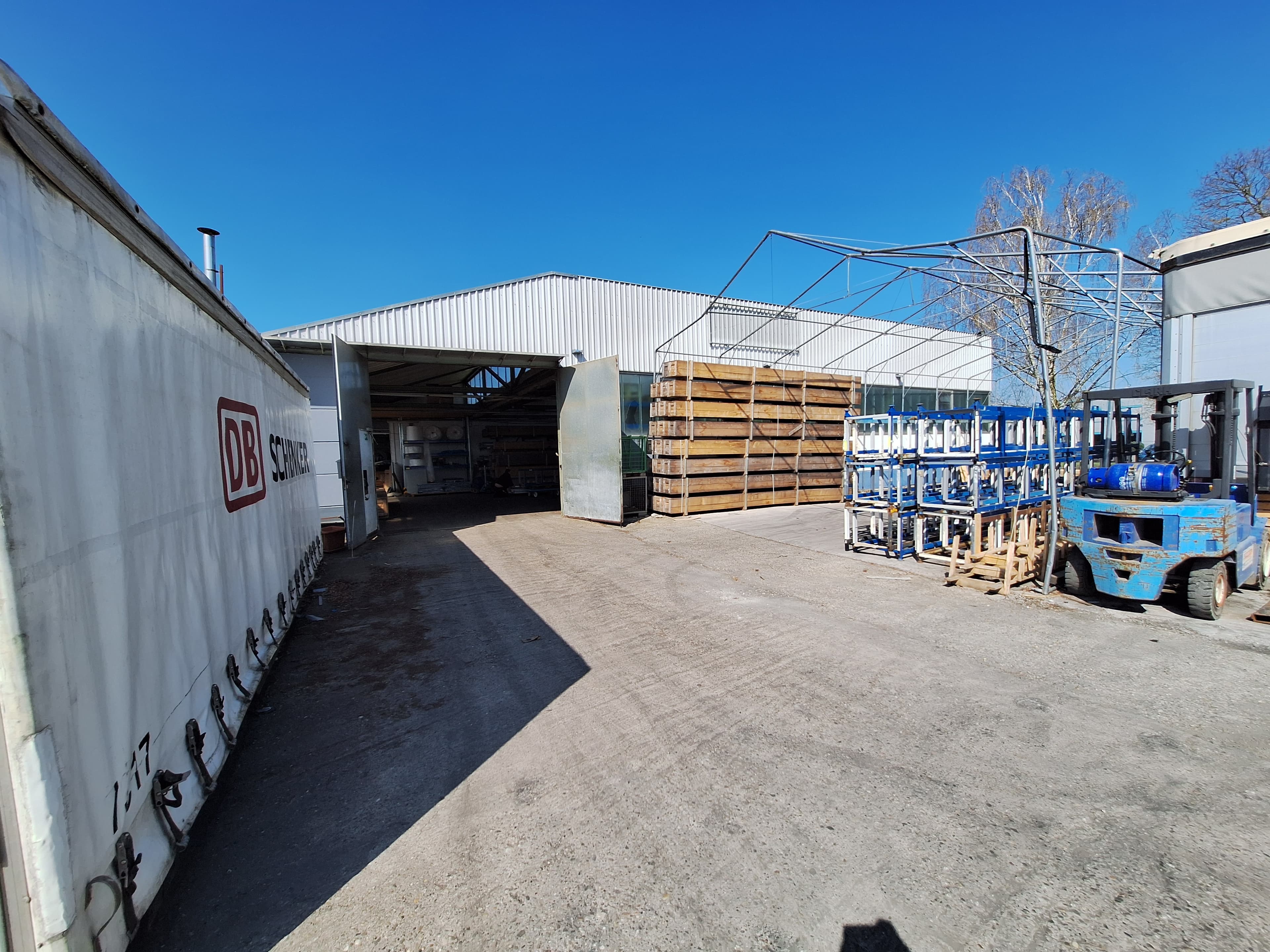 Lagerfläche und Logistikbereich bei KKO